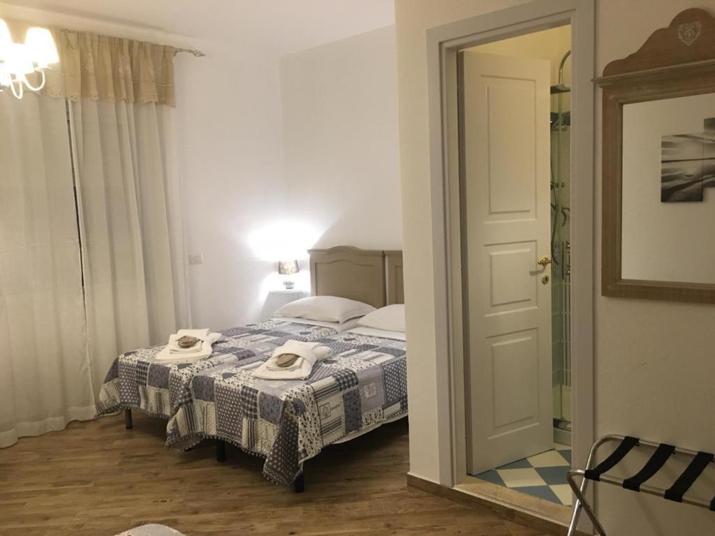 City Garden Guest House Олбия Екстериор снимка