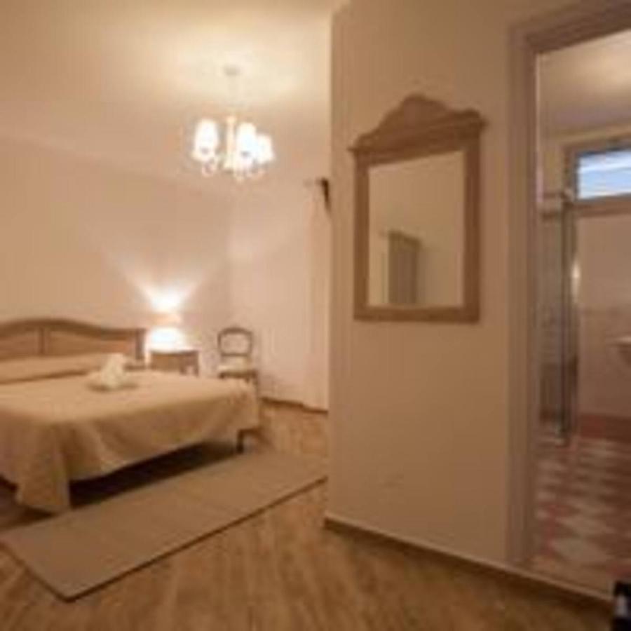 City Garden Guest House Олбия Екстериор снимка