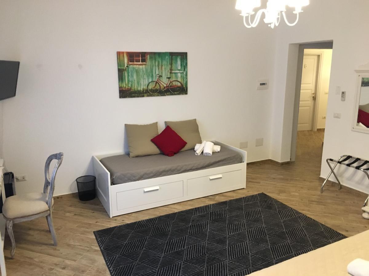 City Garden Guest House Олбия Екстериор снимка