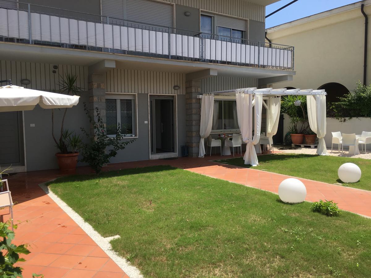 City Garden Guest House Олбия Екстериор снимка