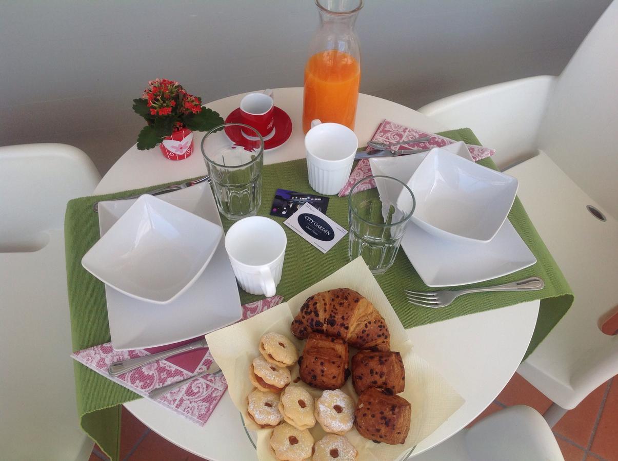 City Garden Guest House Олбия Екстериор снимка