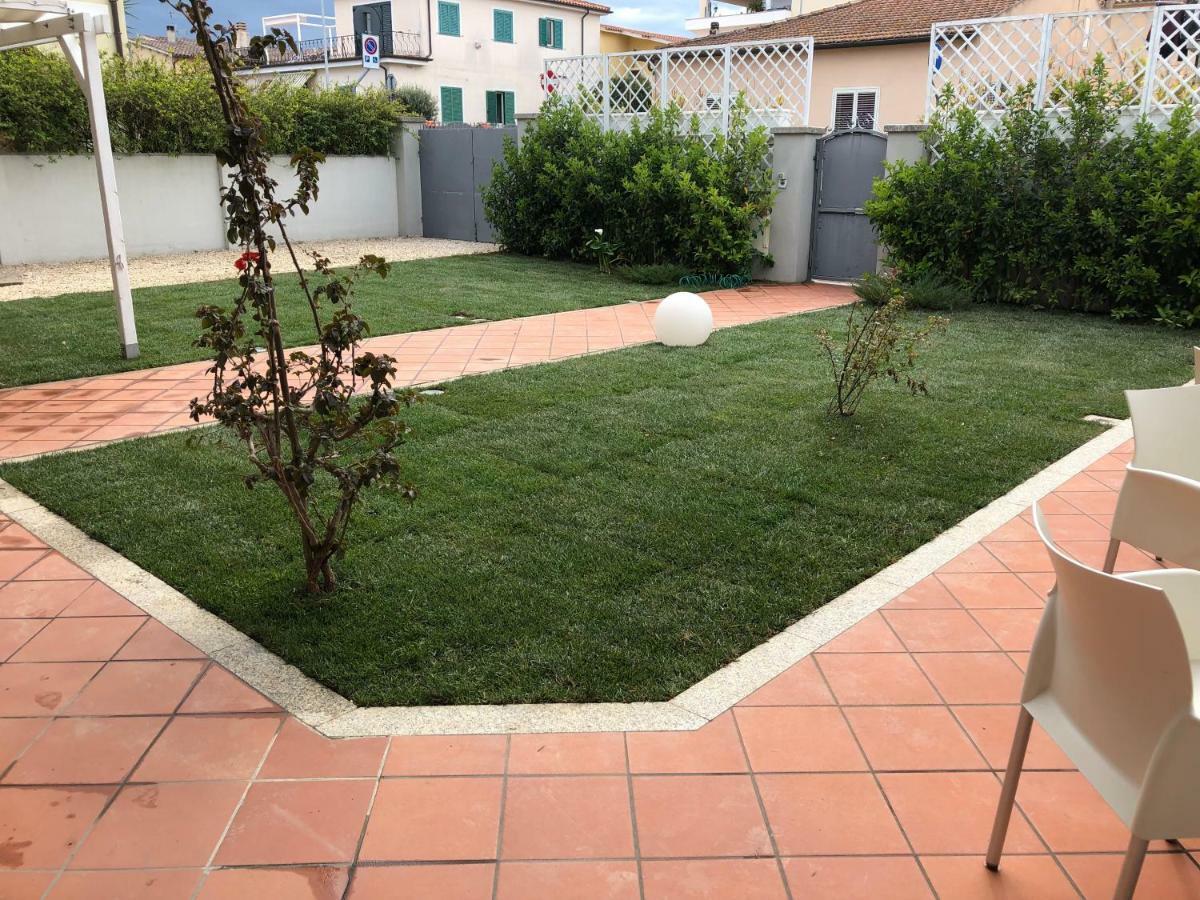 City Garden Guest House Олбия Екстериор снимка